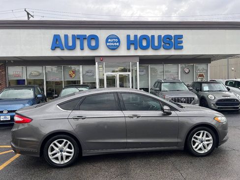 Used 2014 Ford Fusion SE FWD image 9