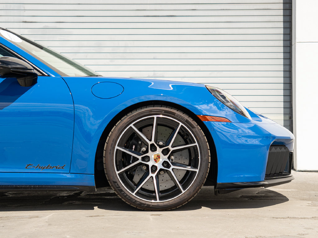 Certified 2025 Porsche 911 Carrera 4 GTS AWD/4WD image 27