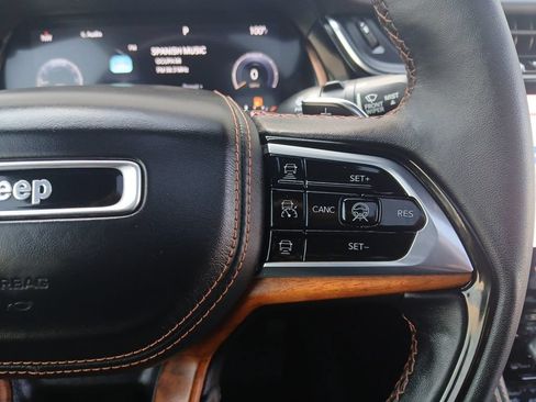 Used 2023 Jeep Grand Cherokee L Summit AWD/4WD image 25