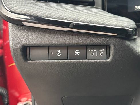 Used 2025 Nissan Kicks SR w/ SR Premium Package AWD/4WD image 16