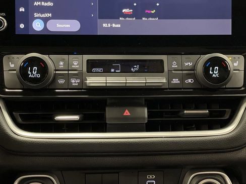 Used 2024 Toyota Grand Highlander XLE image 19