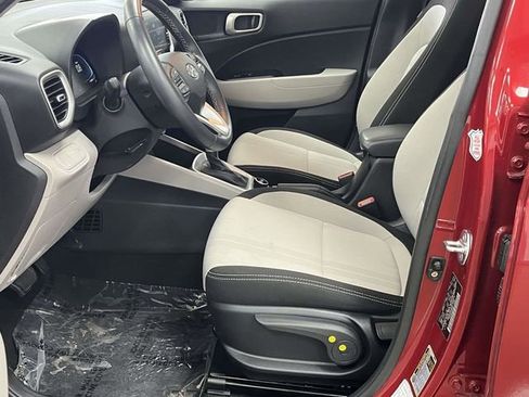 Used 2025 Hyundai Venue SEL FWD image 15