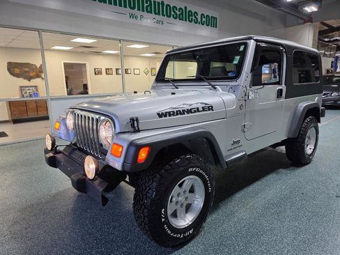 Used 2006 Jeep Wrangler Unlimited AWD/4WD image 2