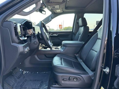 Used 2025 GMC Sierra 1500 SLT w/ SLT Convenience Package AWD/4WD image 9