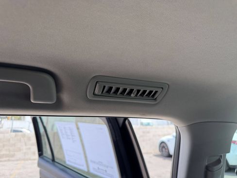 Used 2025 Toyota Highlander LE FWD image 23