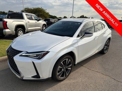 Used 2022 Lexus UX 200 w/ Premium Package FWD image 1