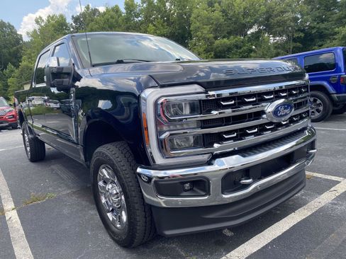 Used 2023 Ford F250 Lariat w/ Lariat Ultimate Package AWD/4WD image 1