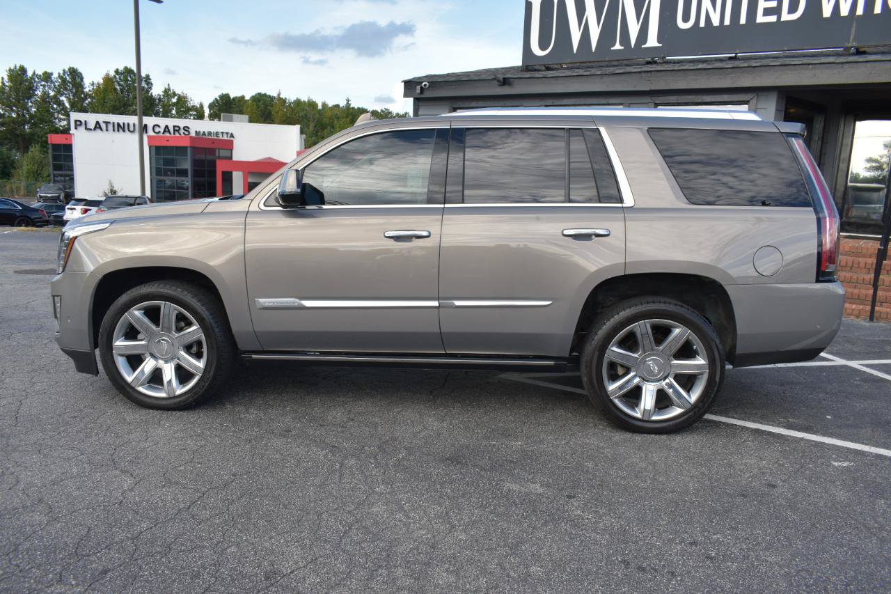 Used 2017 Cadillac Escalade Premium Luxury AWD/4WD image 9