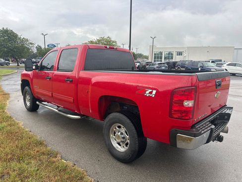Used 2010 Chevrolet Silverado 2500 LT w/ Interior Plus Package AWD/4WD image 5