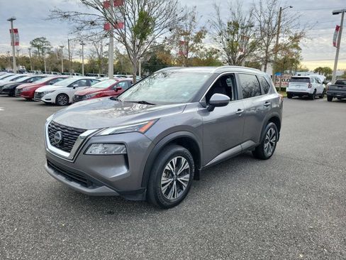 Used 2022 Nissan Rogue SV w/ SV Premium Package image 2