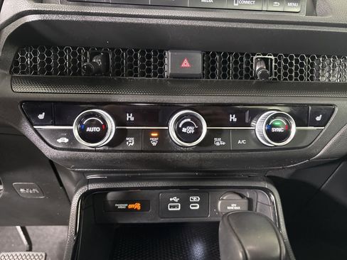 Used 2025 Honda CR-V Sport image 17