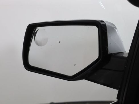 Used 2018 Chevrolet Tahoe 2WD image 36