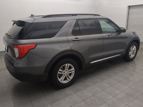 Used 2023 Ford Explorer XLT AWD/4WD image 10