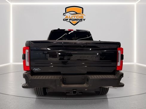 Used 2025 Ford F250 Platinum w/ FX4 Off-Road Package AWD/4WD image 2