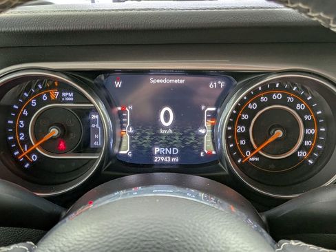 Used 2018 Jeep Wrangler Unlimited Sahara AWD/4WD image 16