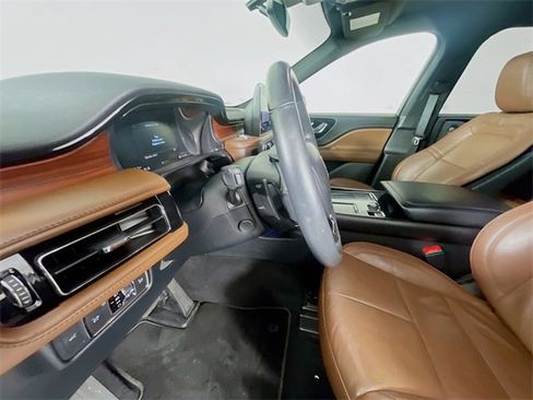 Used 2022 Lincoln Aviator Reserve w/ Elements Package Plus image 23