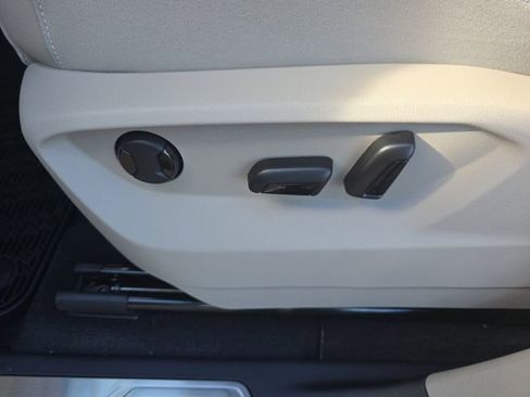 New 2026 Volkswagen Atlas SE image 30