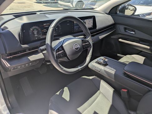 Used 2024 Nissan Ariya AWD image 16