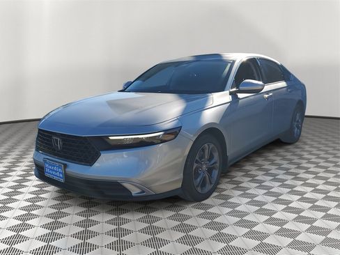 Certified 2023 Honda Accord EX image 3