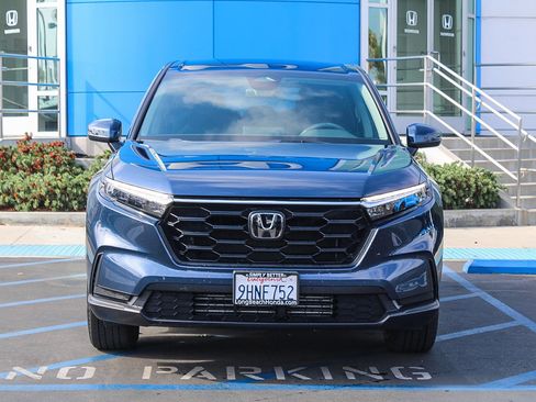 Used 2023 Honda CR-V LX image 2