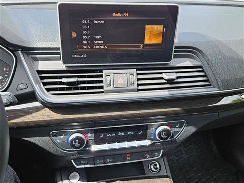Used 2018 Audi Q5 2.0T Premium Plus w/ Premium Plus Package AWD/4WD image 14