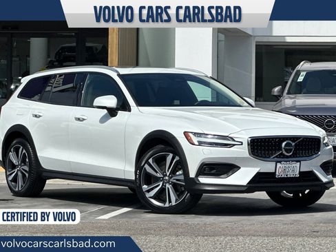 Certified 2025 Volvo V60 B5 Cross Country Plus AWD/4WD image 1