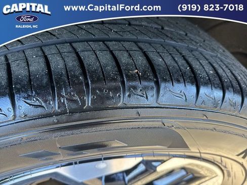 Used 2024 Kia Sorento S image 14