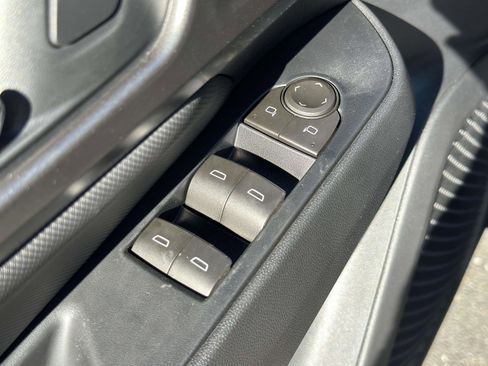 New 2026 Chevrolet Equinox EV LT image 17