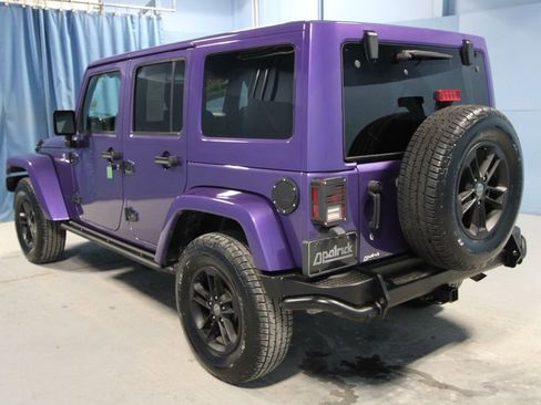 Used 2017 Jeep Wrangler Unlimited Sahara image 25