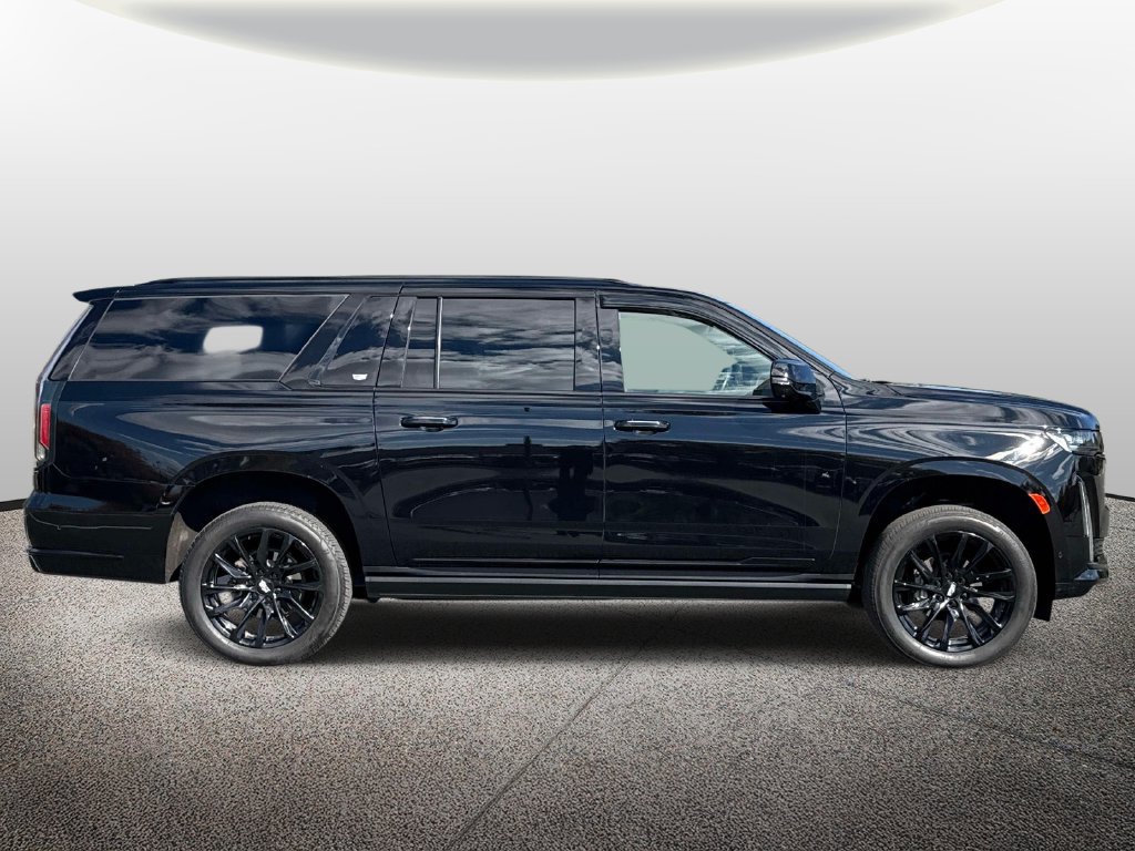Used 2024 Cadillac Escalade ESV Sport w/ LPO, ONYX Package AWD/4WD image 4