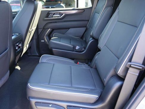 Used 2025 GMC Yukon Elevation image 29