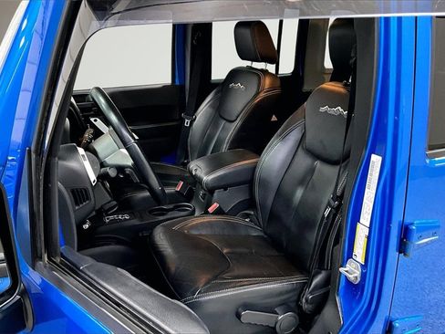 Used 2014 Jeep Wrangler Unlimited Sahara image 20