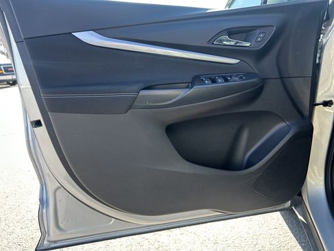 Used 2023 Chevrolet Bolt EUV LT w/ Comfort Package image 12