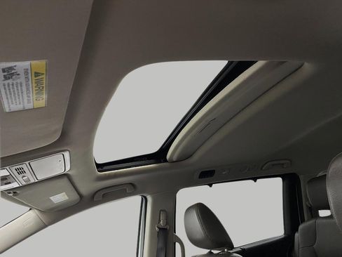 Used 2017 Honda Odyssey EX-L image 29