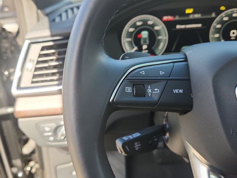 Used 2023 Audi Q5 e Premium Plus w/ Premium Plus Package image 22