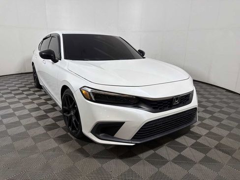 Used 2022 Honda Civic Sport image 2