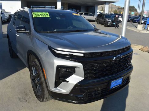 Used 2024 Chevrolet Traverse RS image 10