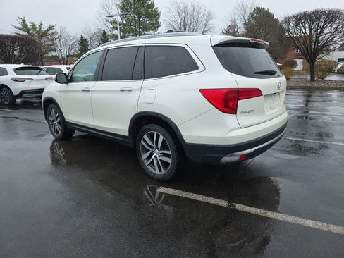 Used 2017 Honda Pilot Touring image 5