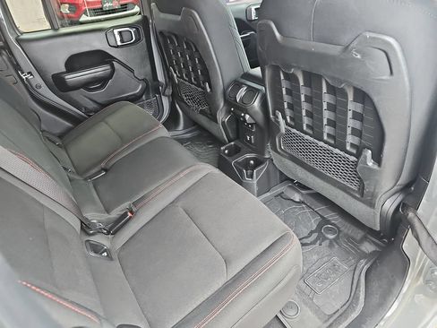 Used 2020 Jeep Gladiator Rubicon AWD/4WD image 11