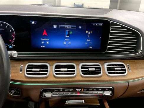 Used 2024 Mercedes-Benz GLS 450 4MATIC image 15
