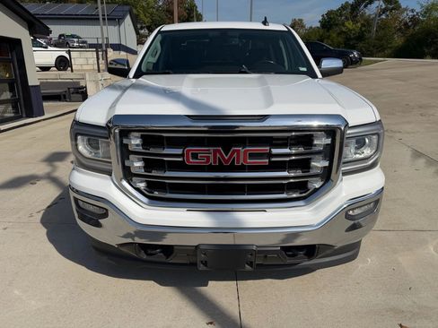 Used 2017 GMC Sierra 1500 SLT w/ SLT Premium Package image 4
