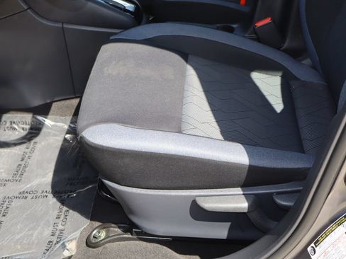 Used 2023 Nissan Versa SV FWD image 13
