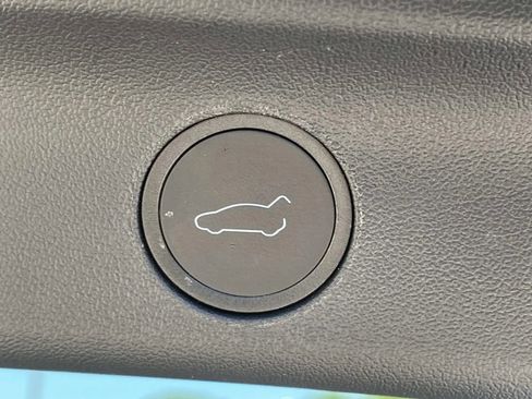 Used 2023 Tesla Model Y Long Range AWD/4WD image 10