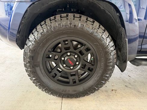 Used 2023 Toyota 4Runner TRD Off-Road Premium w/ Moonroof Package AWD/4WD image 16