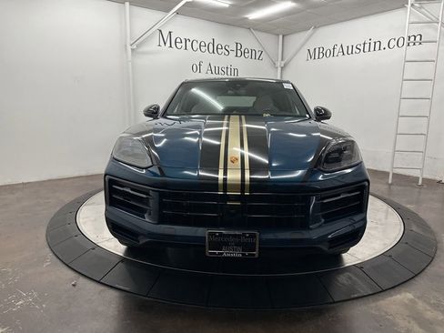 Used 2024 Porsche Cayenne Coupe image 2
