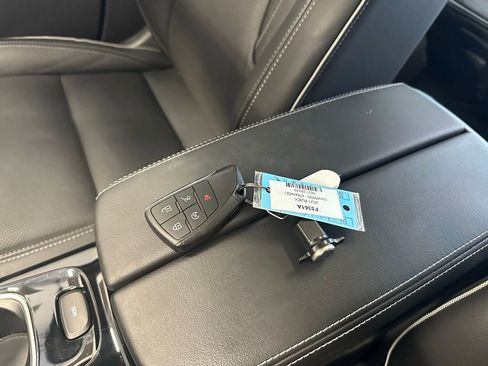 Used 2021 Buick Envision Essence w/ Technology Package I image 35