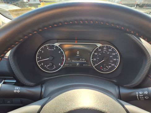 Used 2024 Nissan Sentra SR w/ SR Premium Package image 10