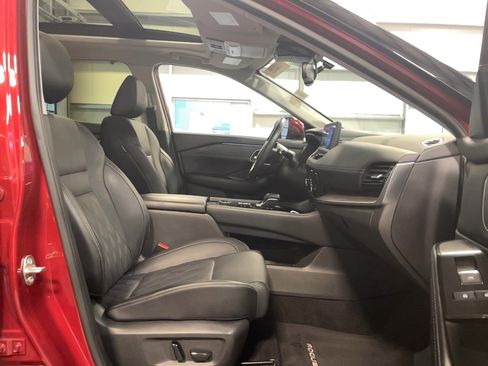 Used 2024 Nissan Rogue Platinum w/ Platinum Premium Package image 21