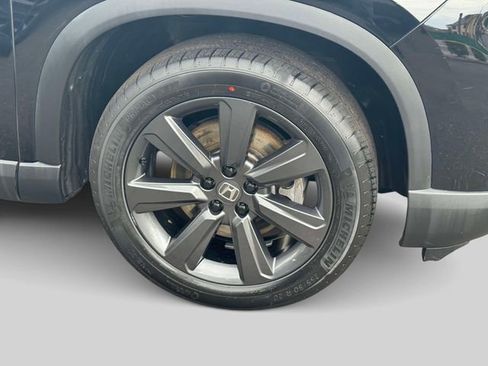 Used 2025 Honda Pilot Sport image 7