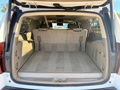 Used 2016 Chevrolet Suburban LT image 17